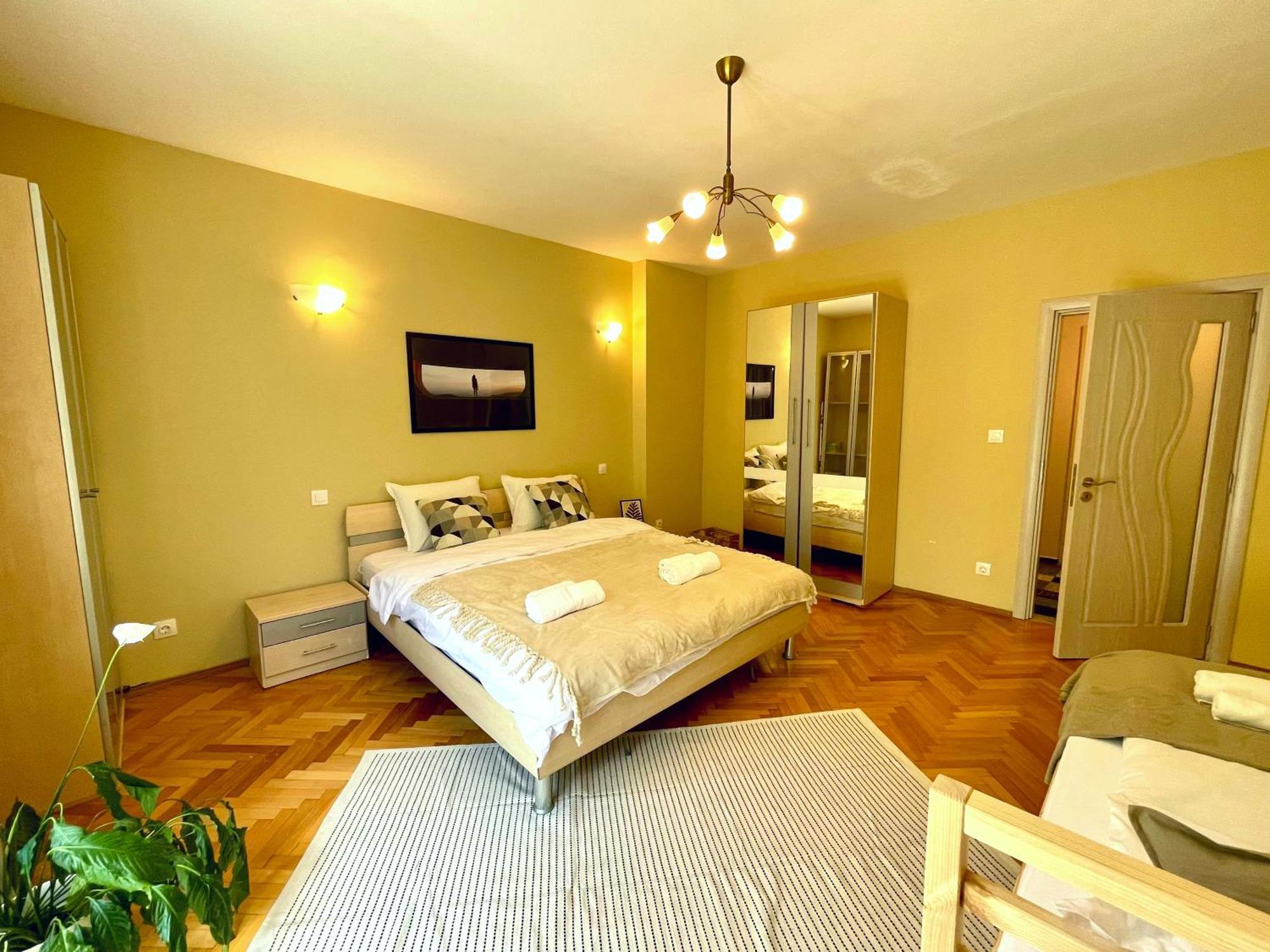 Bohemian Bright & Calm 2Br - Top Center - Private Balcony Sofia Bagian luar foto