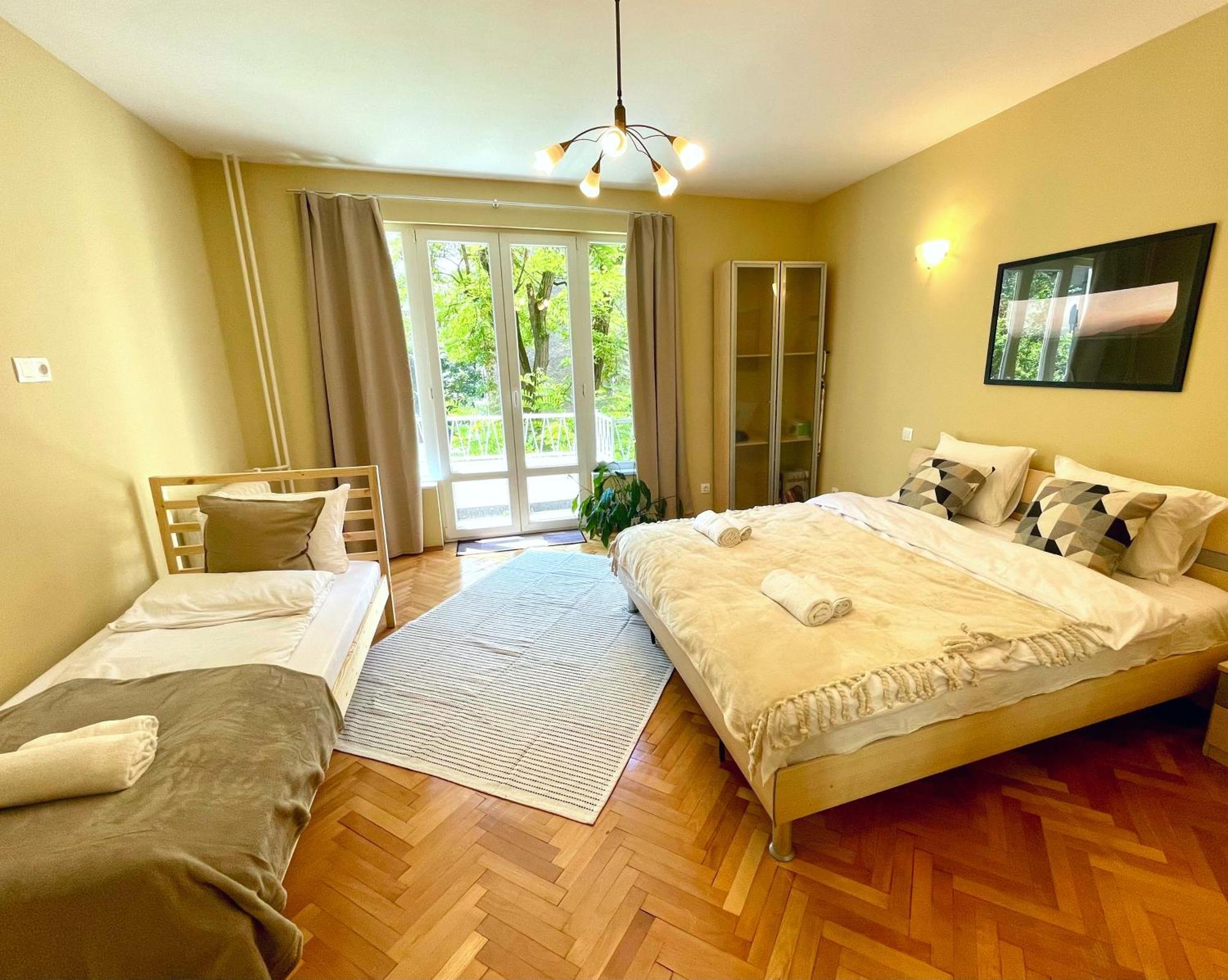 Bohemian Bright & Calm 2Br - Top Center - Private Balcony Sofia Bagian luar foto