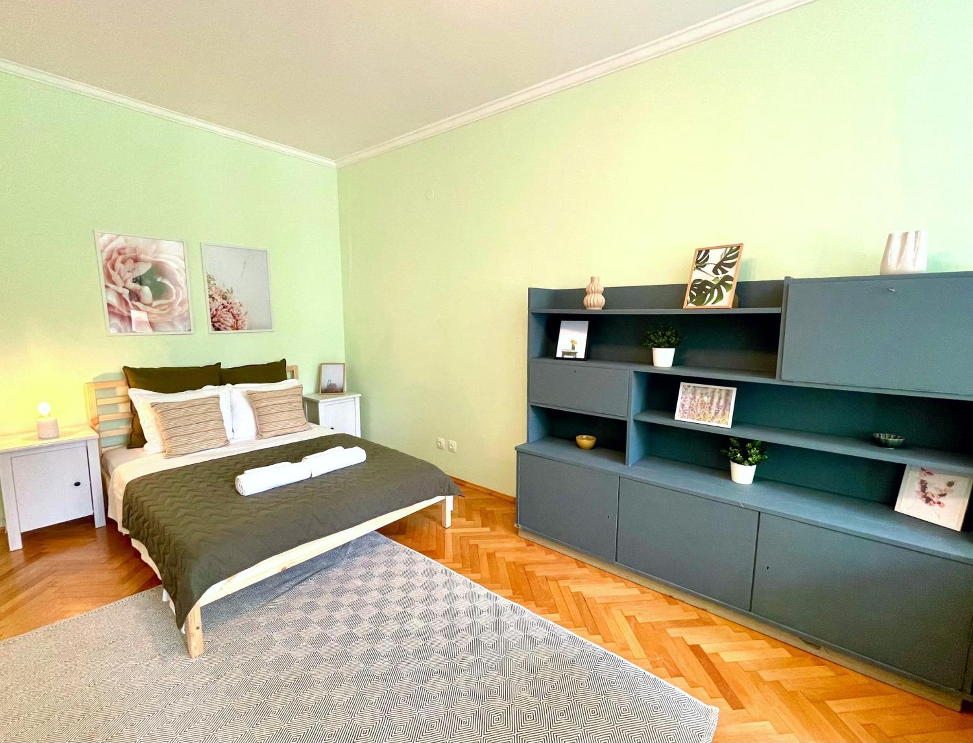 Bohemian Bright & Calm 2Br - Top Center - Private Balcony Sofia Bagian luar foto