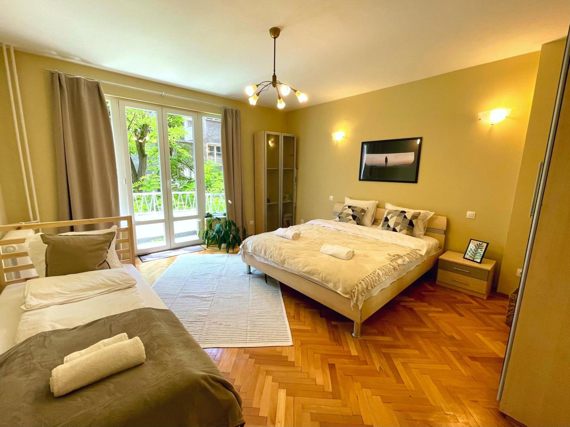 Bohemian Bright & Calm 2Br - Top Center - Private Balcony Sofia Bagian luar foto